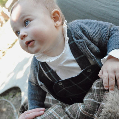 conjunto-hermanas-chaqueta-punto-gris-bebe-habana-kids